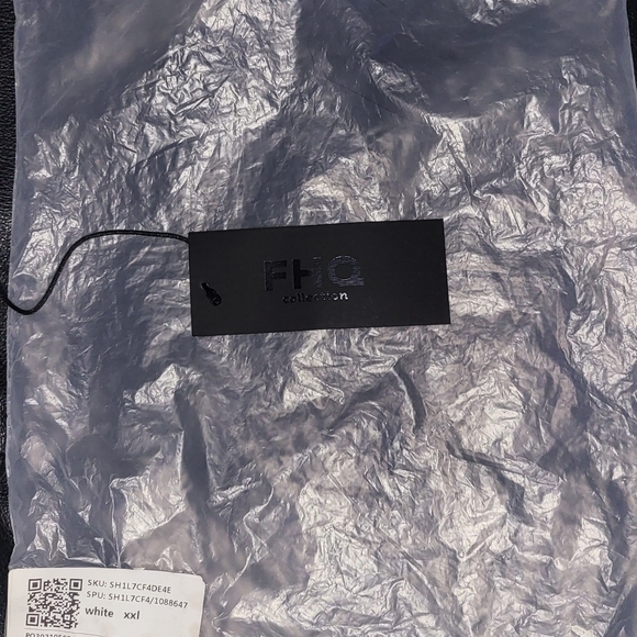 NWT FHQ Collection Women’s White 3/4 Sleeve Accordion Blouse Size 2XL - Picture 3 of 8